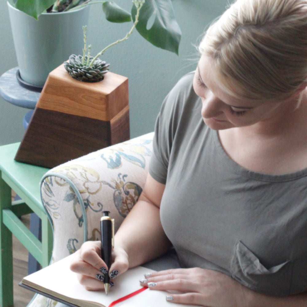 The Living Urn Planter™ - Messenger